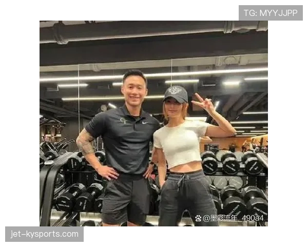 陈一冰退役后这身材管理也太狠了，体操人是不是都偷偷练“隐形健身房”？